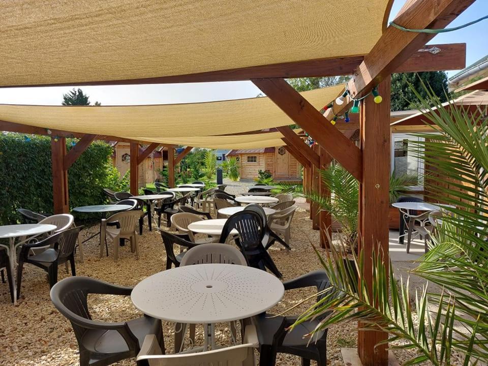 Camping Le Vallage Attigny Bagian luar foto