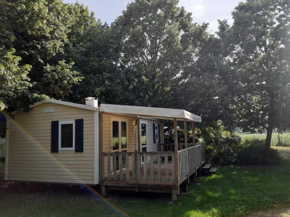 Camping Le Vallage Attigny Bagian luar foto